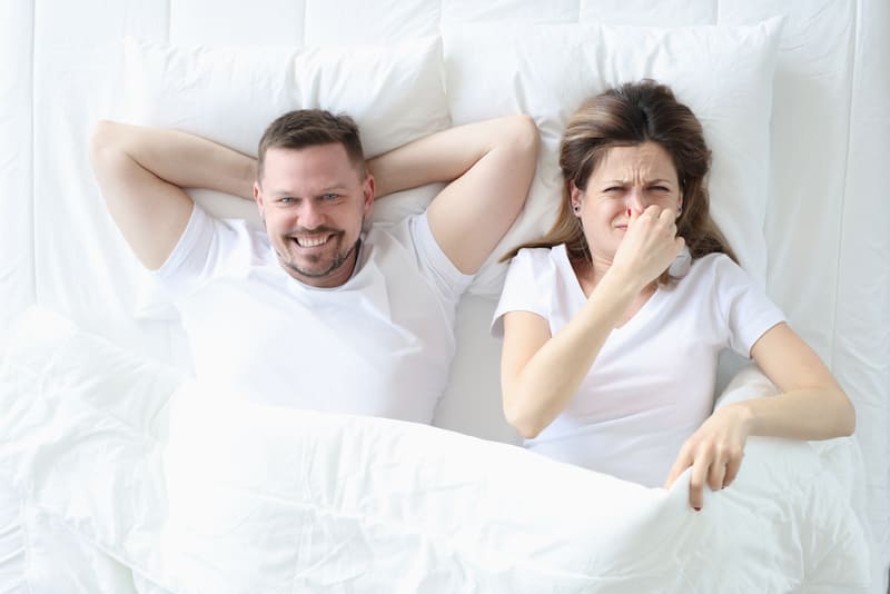 eliminar-malos-olores-cama